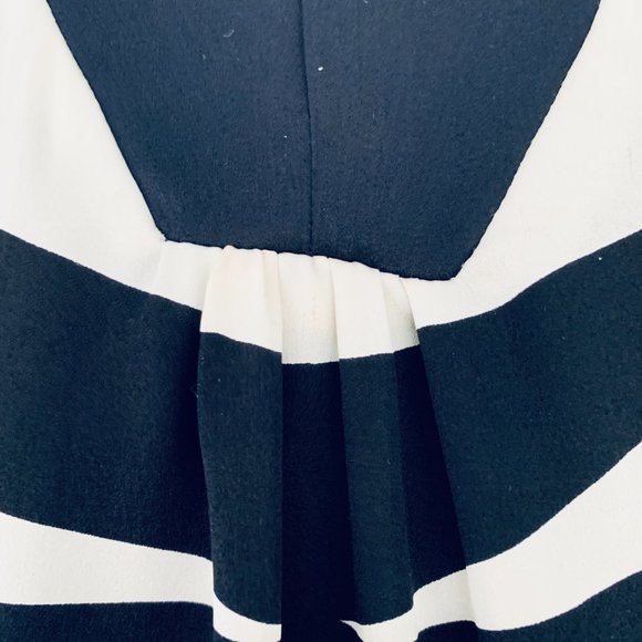 Dress 100% Silk Geometric Pattern - Picture 6 of 12